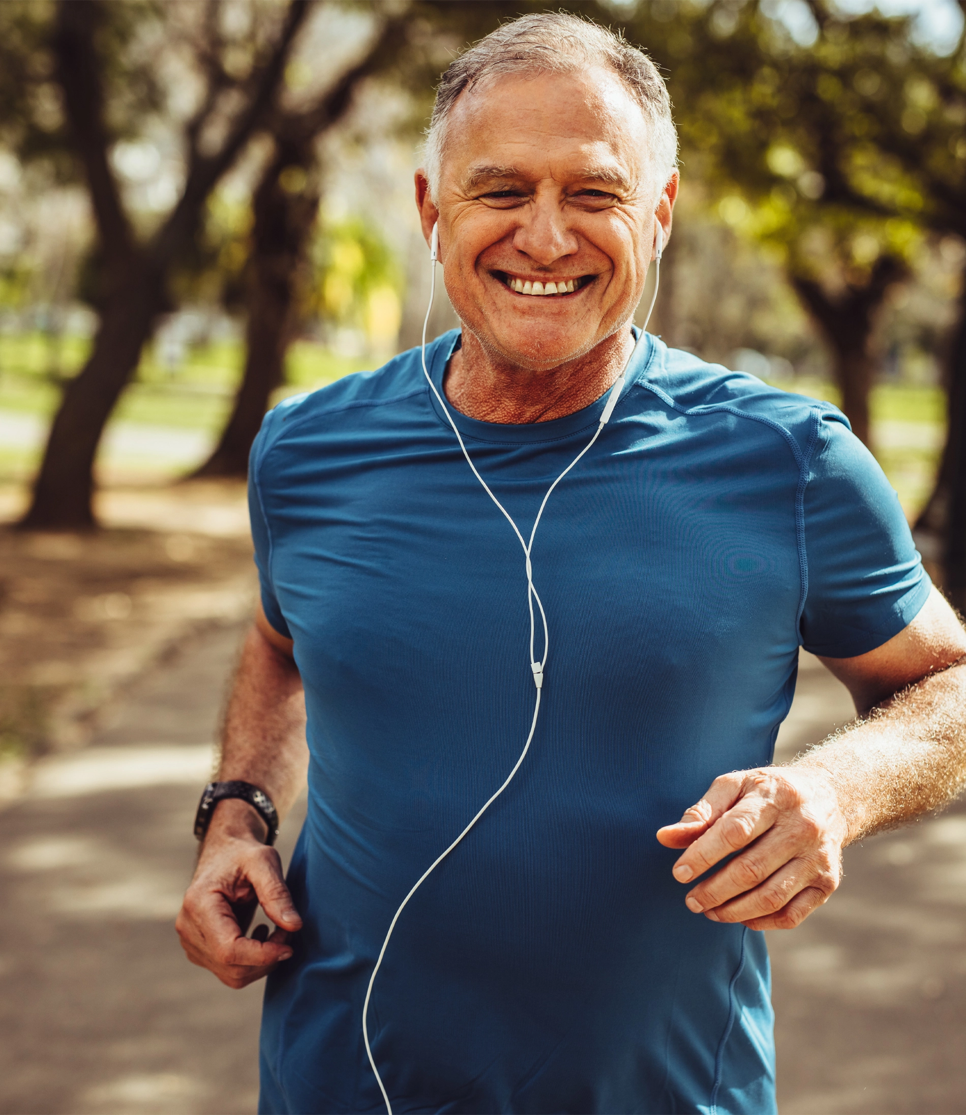 Sportler beim Joggen in der Natur